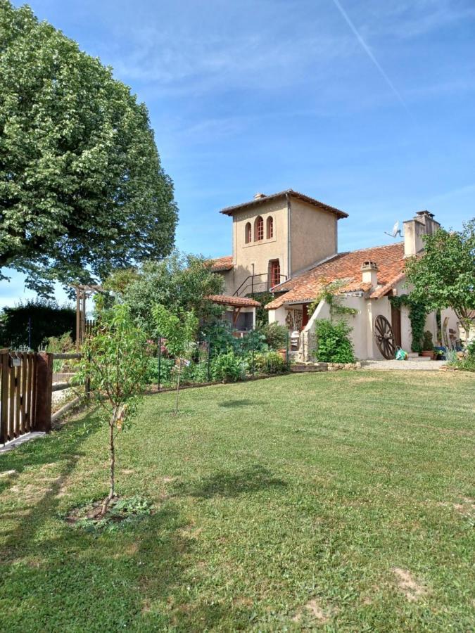 Hostal La Grange Terrou Saint-Germain-de-Confolens Exterior foto
