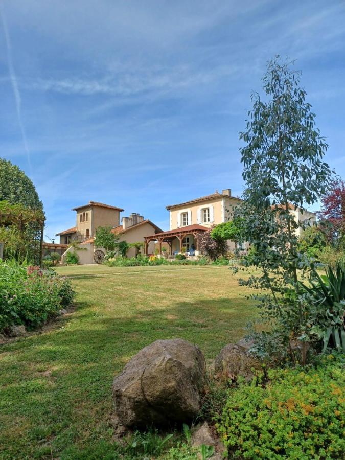 Hostal La Grange Terrou Saint-Germain-de-Confolens Exterior foto