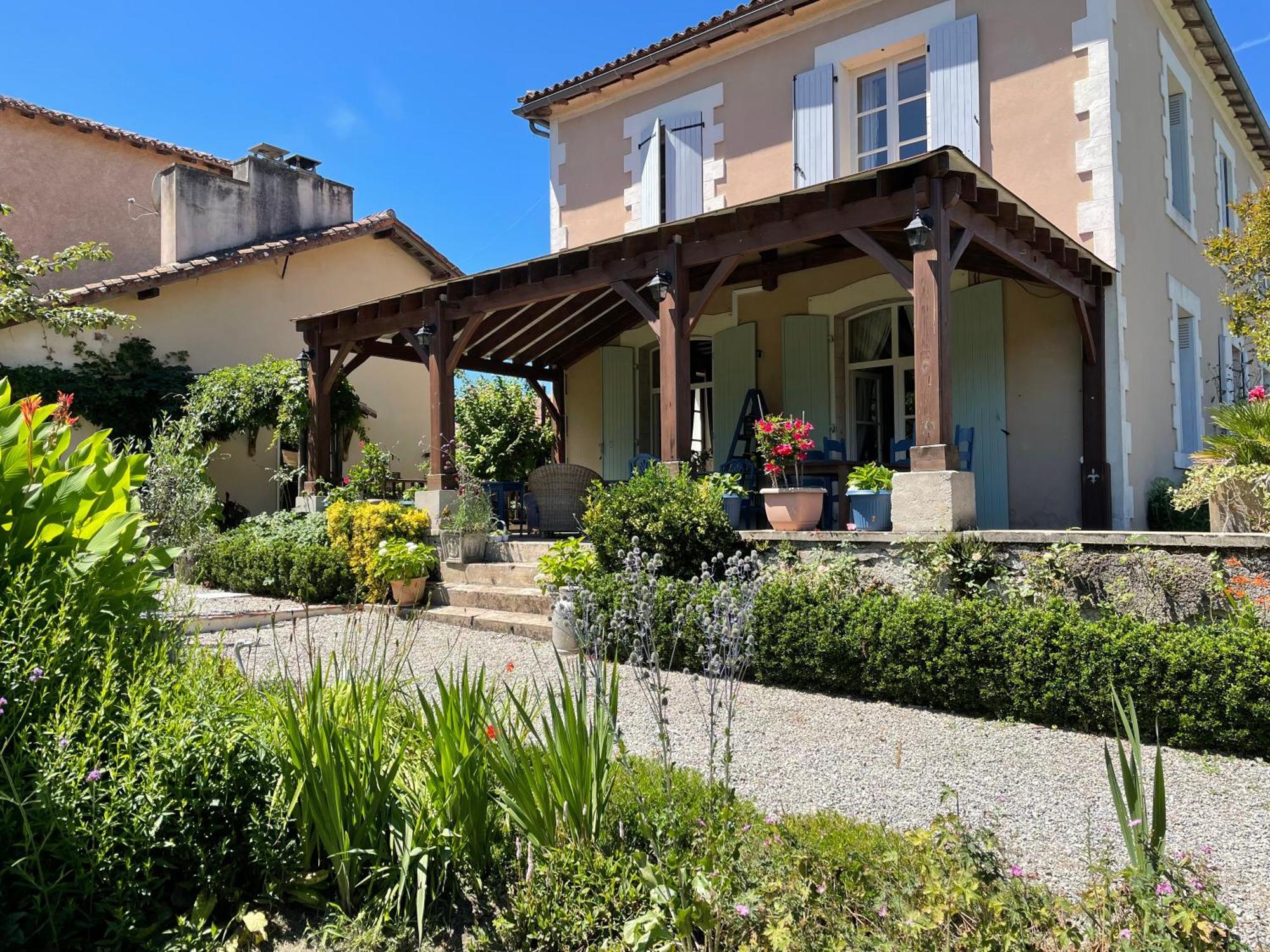 Hostal La Grange Terrou Saint-Germain-de-Confolens Exterior foto