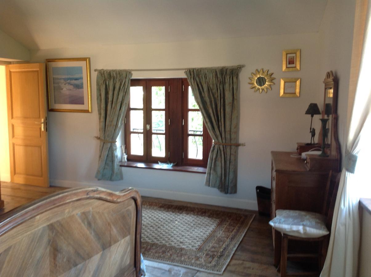 Hostal La Grange Terrou Saint-Germain-de-Confolens Exterior foto